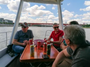 Belgrad von der Save und der Donau an einer Bootsfahrt mit der Gruppe aus Österreich