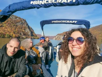 Dom des Heiligen Sava, vor dem Eingang