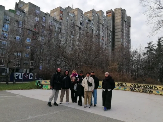 Neu Belgrad Brutalismus, Tour in Block 63